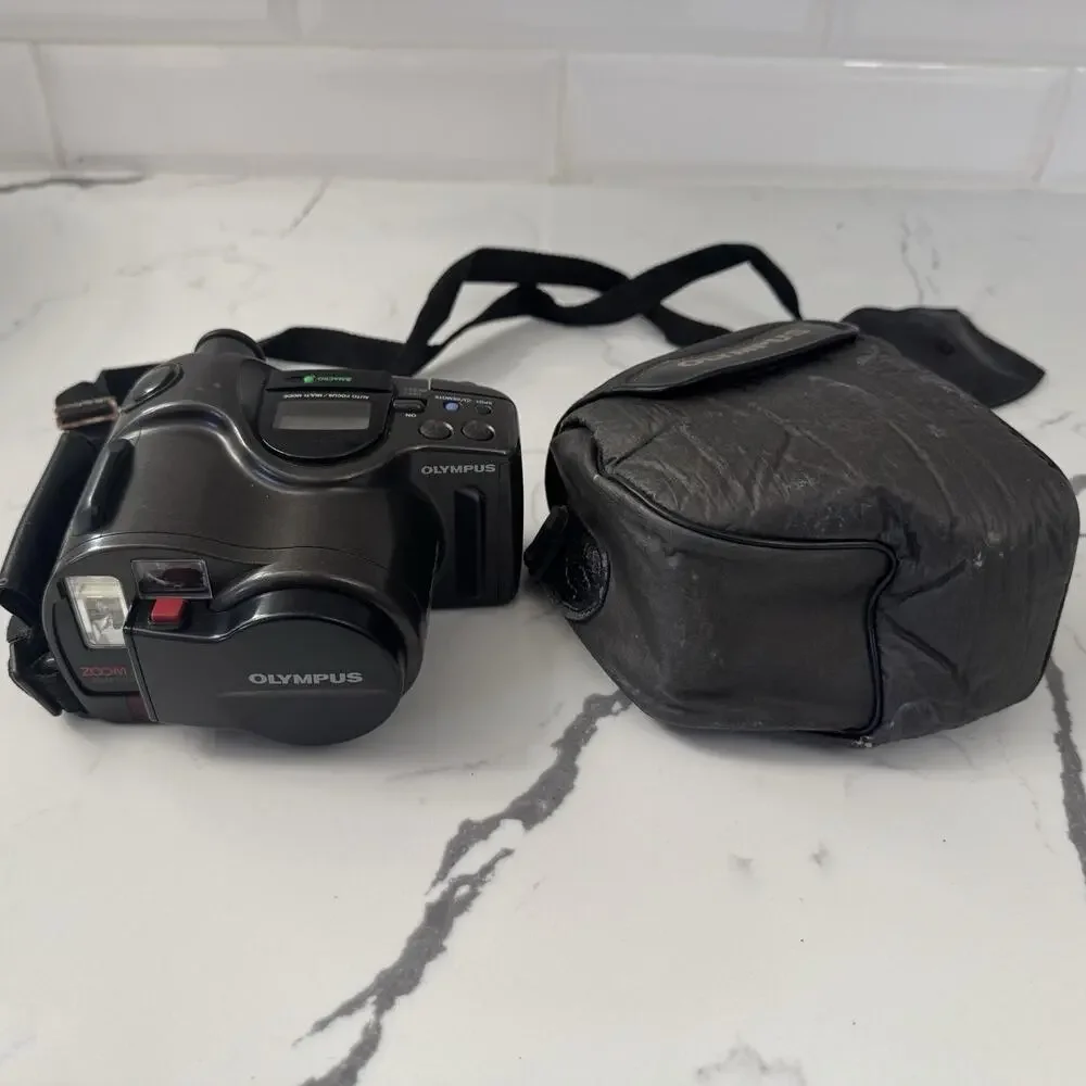 Olympus Infinity SuperZoom 330 35mm Film Camera 38-105mm Quartz Date Untested